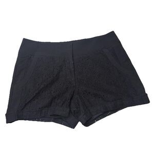 Maurices  Black Eyelet Lace Cuffed Dress Shorts Womens Size 9/10 Pockets